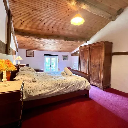Large House With Pool Sleeping Up To 10 People