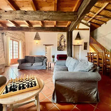 ヴィラ Large House With Pool Sleeping Up To 10 People *