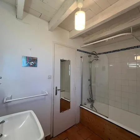 Large House With Pool Sleeping Up To 10 People