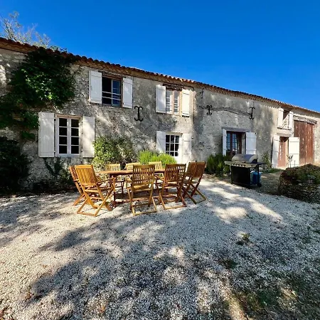 Large House With Pool Sleeping Up To 10 People