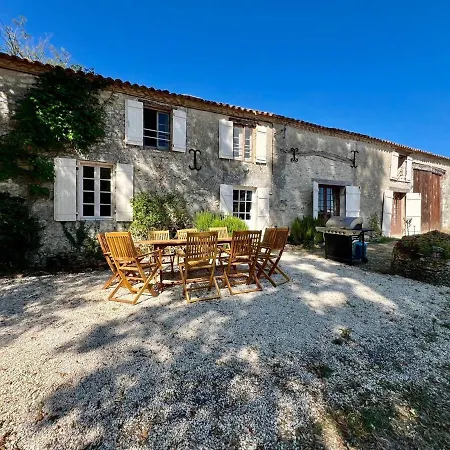 Large House With Pool Sleeping Up To 10 People