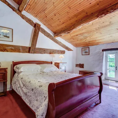 Large House With Pool Sleeping Up To 10 People Villa *