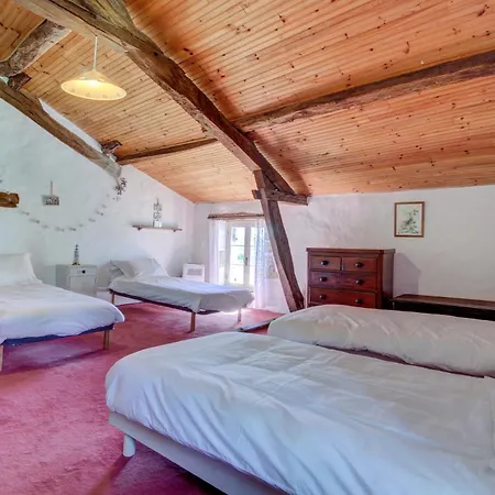 Villa Large House With Pool Sleeping Up To 12 People *