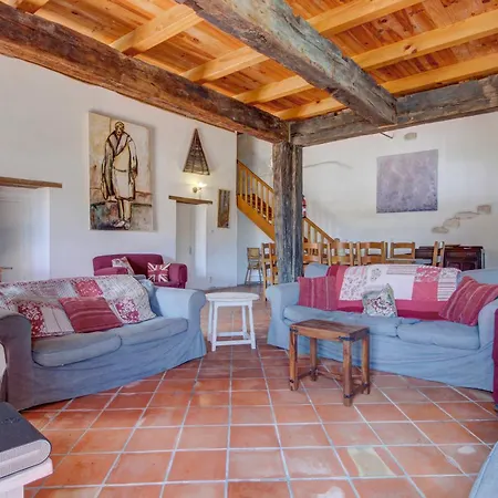 Large House With Pool Sleeping Up To 10 People Villa