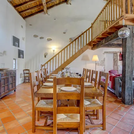 Large House With Pool Sleeping Up To 10 People 빌라 *