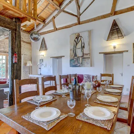 Villa Large House With Pool Sleeping Up To 12 People *