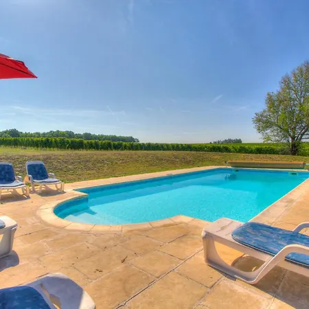 빌라 Large House With Pool Sleeping Up To 10 People