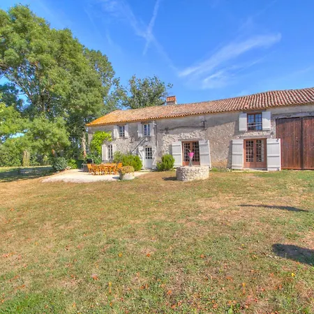 Large House With Pool Sleeping Up To 10 People *